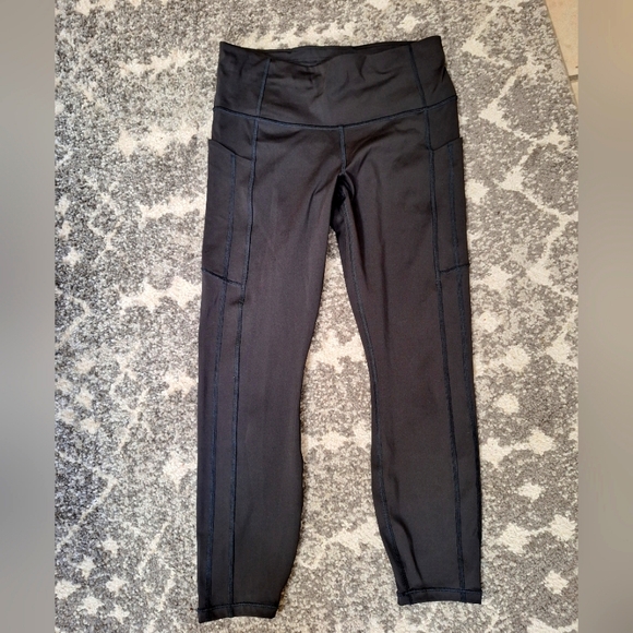 Athleta  Pockets black Yoga Gym Athletic Leggings Size Medium - Picture 4 of 10